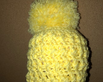 Crochet hat with pouf