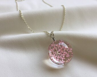 Queen Anne's Lace flower necklace, Real Flower Glass jewelry, Dried flower pendant, Pressed flower necklace, Gift for bride, Friendship gift