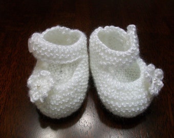 White Baby Booties, White Baby Shoes, White Baby Girl Shoes, White Newborn Booties, White Crib Shoes, White Crochet Baby Booties