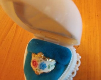 Vintage Enameled ring size 5 1/2