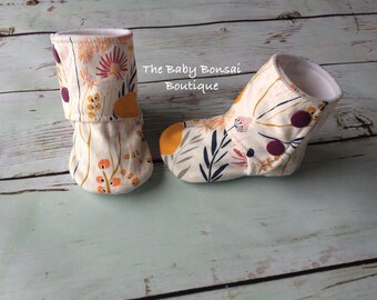 Wild Flower -- Stay On Baby Booties