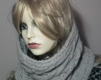 Grey cowl scarve/Cowl Scarve/Snood for Women/Cable knit scarve/Cosy scarve/Circle Cowl Scarve/Hand knit scarveWrap