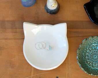 White Cat Jewelry Dish - Ring Bowl, Change Holder, Key Dish, Spoon Rest, Soap Dish - Ceramic, Pottery - Gifts for Cat Lovers, Pet Lovers