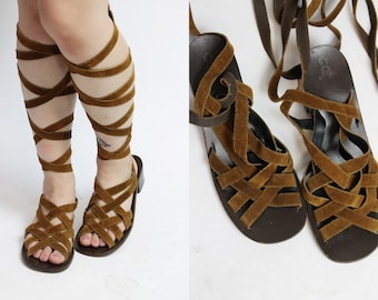 70s Lace up Gladiators 9.5 / 1970s Vintage Brown Leather Sandals / The Santa Fe Shoes
