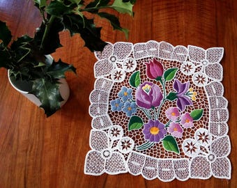 Hand embroidered 10" Kalocsa lace embroidery (Richelieu) doily with authentic Hungarian embroidery pattern