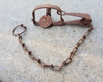 Victor Brand Metal Varmit Trap / Steel Trap / Bear Trap