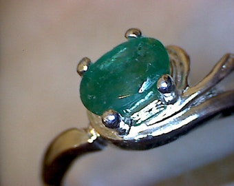 Beautiful Emerald Oval Petite Birthstone Ring