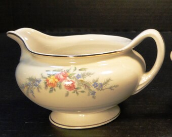 Homer Laughlin Ferndale Creamer Eggshell Nautilus EXCELLENT!