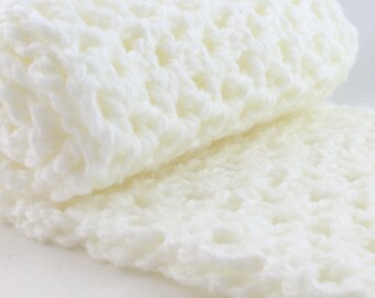 White Infinity Scarf, Chunky Oversized Scarf, Circle Scarf, Crochet Loop Scarf, Gift for Teen, Women's Snood, Winter Fashion, Gift for Her