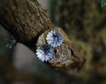 daisy stud earrings, flower stud earrings, floral stud earrings, boho studs, bohemian stud earrings, floral jewelry, flower child gift