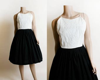 Vintage 1950s Dress - Black and White Sundress - Pintuck Bodice - Rockabilly Pin-Up Style - Cotton Day Dress - Small XS