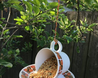 Bird feeder