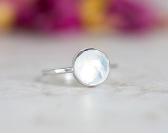 Moonstone Ring, Rainbow Moonstone Ring, Rose Cut Moonstone Round Silver Ring