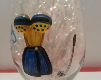 Hand Painted Wine Glass - Golfer