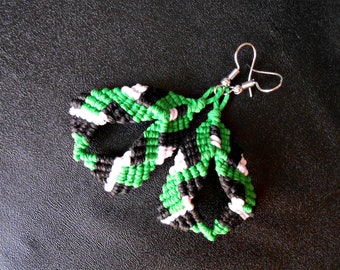 Woven macrame earrings with coated cotton thread