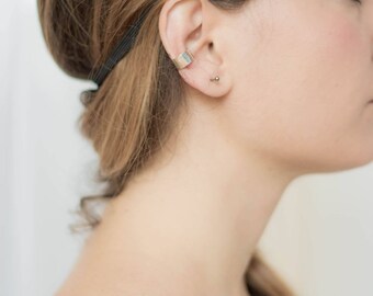 Hammered 925 sterling silver ear ring