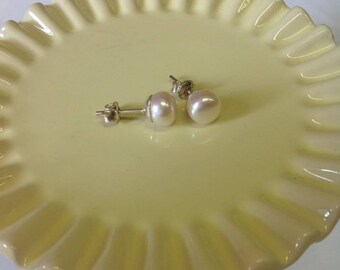 sterling silver fresh water stud earrings