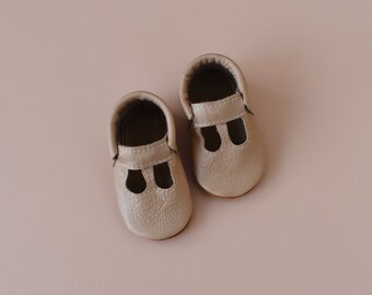 t straps / baby moccasins mocks / soft soled shoes / petal