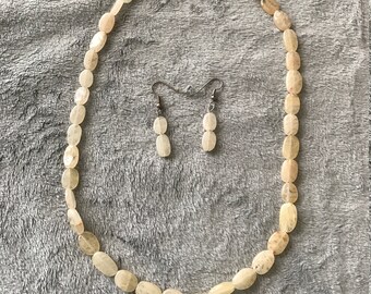 20 inch Sunstone Necklace with Earrings