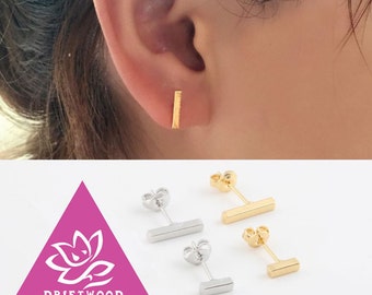 a pair of earing bar geometic minimaliste stude ligne color silver or gold plated