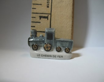 TRAIN Le Chemin de Fer Locmotive- French Feve Feves Porcelain Figurines King Cake Baby Doll House Miniatures J14