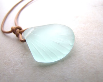 Seashell Necklace, Sea Shell Necklace, Sea Glass Necklace, Seaglass Necklace, Leather Necklace, Beach Jewelry