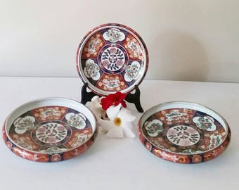 3 Stunning Gold Imari Japanese shallow bowls.