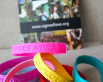 SALE! Expect Miracles silicon bracelet