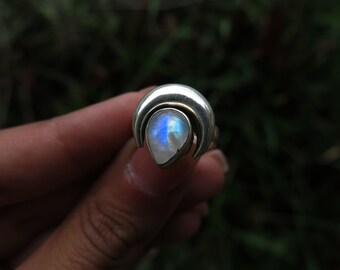 Size 6 Crescent Moon and Moonstone Sterling Silver Ring