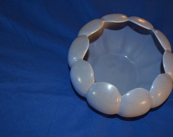 ON SALE Vintage Round Blue Planter