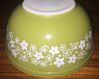 Vintage Pyrex Spring Blossom 403 mixing bowl