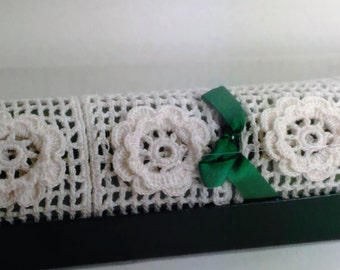 Handcrafted/Crocheted 6 Napkin Rings/Holders/White (C)