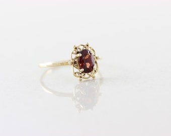 10k Yellow Gold Garnet Ring Size 6 3/4