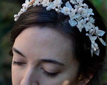 Bridal headdress, headdress nude, headdress of flowers, headdress of porcelain, porcelain flowers, romantic bride, vintage bride, bride Boho