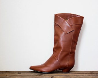 Vintage 1980s brown leather boots / slouchy boots / tall boots