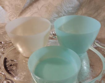 Tupperware Assorted Bowls Set of 3