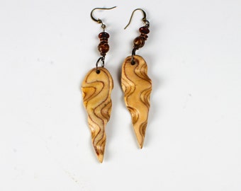 Dagger earrings natural
