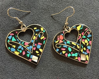 Confetti and black enamel heart earrings, Pearl shell abalone/paua shell earring, edge concha madreperla, Christmas gift