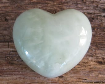 Serpentine New Jade Heart, Green Heart, Gemstone Heart, Crystal Heart, Crystal Healing, Healing Crystal, Polished Crystal, Green Jade