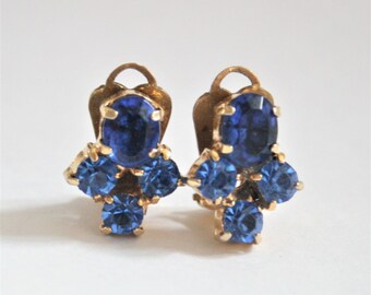 Vintage blue crystal earrings. Clip on earrings. Rhinestone earrings