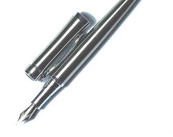 Luxury Fountain Silver Metallic Color. Iridium Nib. Great as a present for men and women. Free Shipping! Wonderful Graduation present!