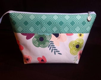 Open wide zipper pouch
