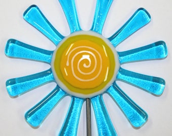 Glassworks Northwest - Brilliant Aqua Daisy Flower Stake - Fused Glass Garden Art