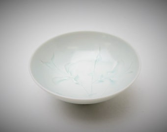 Sakazuki/Sake cup.by Toru Tsuchiya.Kiyomizu ware. Japanese Porcelain.#sk47.msjapan.