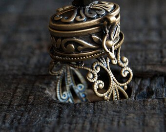 Poison Ring - Gold Brass Oval Box - Secret Compartment