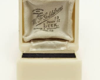 Art Deco Pretty Cream-Colored Celluloid Ring Presentation Box, W. F. Goldstrau, U.K. VOGUE ITALIA