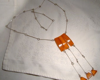 Blanc & ambre ultramoderne en métal boucles collier des années 1960 à la main faite trois gouttes