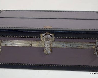 With his key R2106 American flat cabin trunk