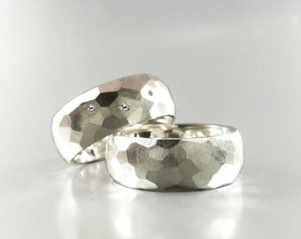Wedding ring SET faceted from sterling silver with 3 diamonds, solid wedding rings with a unique structure - handmade by SILVER LOUNGE