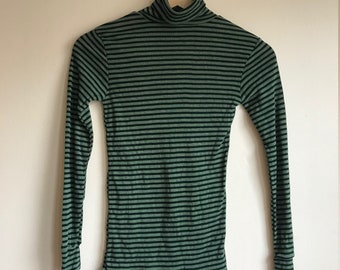 1970s Vintage Green Striped Turtleneck Long Sleeve Tee